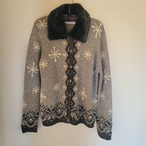 Marsh Landing Vintage Cardigan Knitted Sweater with detachable Faux Fur Collar.